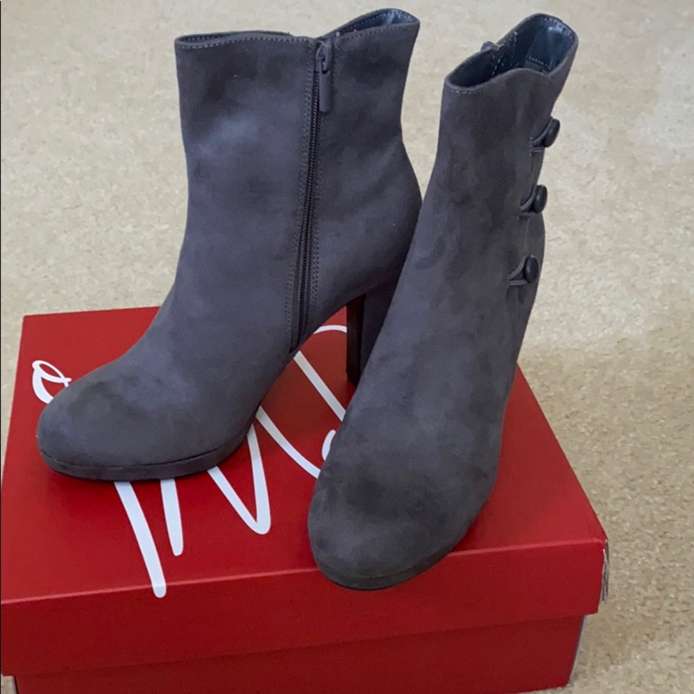 BNWB Impo Osie in Steel Gray ankle boots